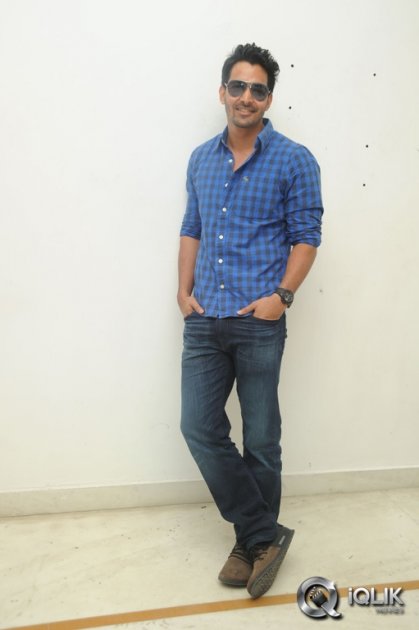 Prema-Ishq-Kaadhal-Team-Press-Meet